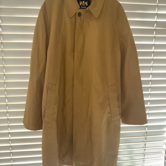 Men's Classic Tan Single-Breasted Overcoat